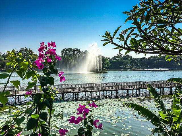 Kandawgyi Lake